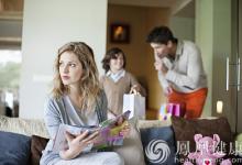 人民時評:職場媽媽如何走出“時間貧困”