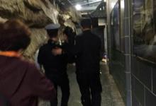 孕婦爬華山身體不適 警察接力抱下山就醫