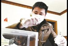 兄弟倆為救母自制抗癌藥被稱搏命藥師：每次喂藥都心驚膽戰