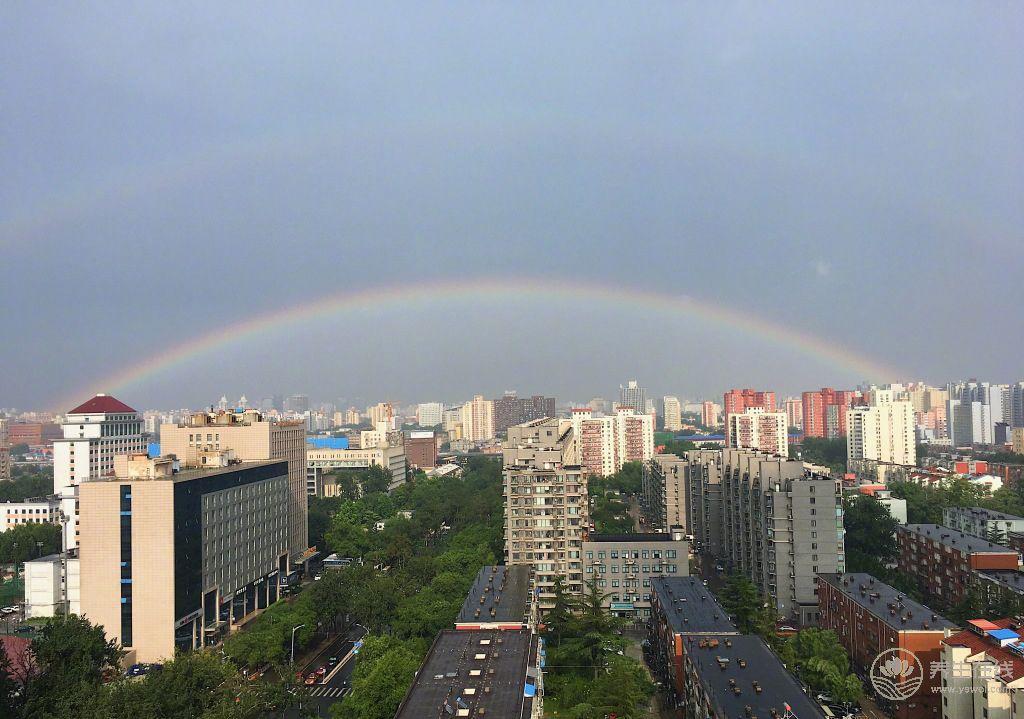 北京雨后掛雙彩虹,畫面唯美不敢看 北京雨后掛雙彩虹,畫面唯美不敢看
