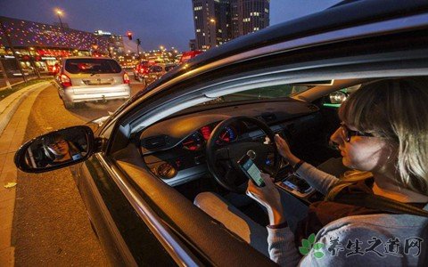 陜西定邊兩車相撞 安全駕駛要注意什么