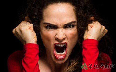 男子持斧當街砍人 精神病患者有什么表現