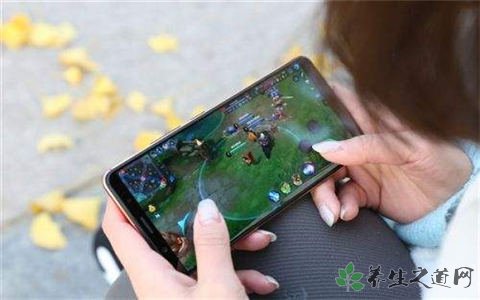 家長(zhǎng)進(jìn)游戲群控訴 小孩沉迷網(wǎng)絡(luò)游戲怎么辦