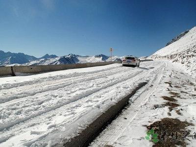 青海高速8米積雪 積雪寒冷天氣要注意什么