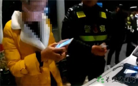 酒駕報閨蜜名字 吃什么解酒快 酒駕報閨蜜名字 吃什么解酒快