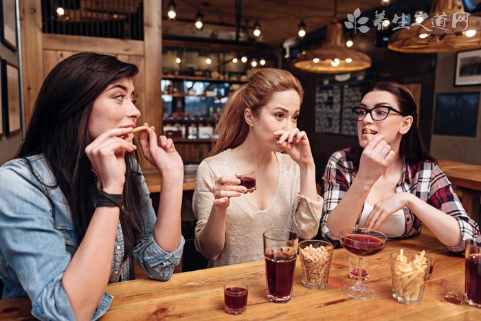 夫妻無償獻血19年 獻血前后注意什么 夫妻無償獻血19年 獻血前后注意什么