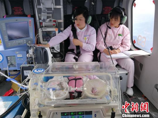 一名胎齡僅26周嬰兒從湖北恩施空中轉運武漢