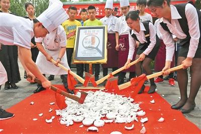 控?zé)熑耸植蛔?北京需更多志愿者加入 控?zé)熑耸植蛔?北京需更多志愿者加入