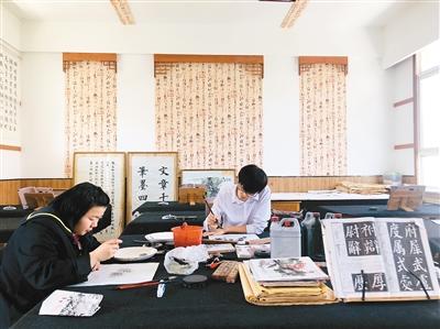 15名聾啞學生的慢節奏課堂 15名聾啞學生的慢節奏課堂