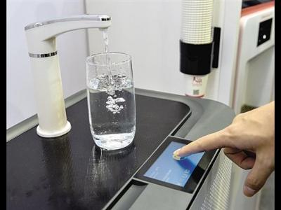 每天喝4升水可能會(huì)中毒 怎樣喝水才健康