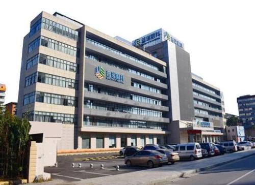 暑期摘鏡總動員 摘鏡體驗官打破眼科醫生不做近視眼手術謠言