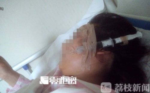 南京塑美顏整形門診涉嫌超范圍經營 女孩隆鼻后鼻孔大小不一