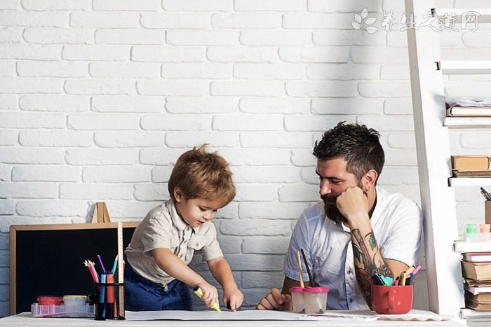 男孩扒車底8小時 父母離異對孩子的影響