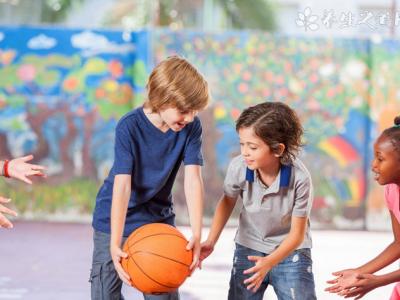 美國新冠感染病例出現年輕化發展趨勢 如何防止房間內感染新冠