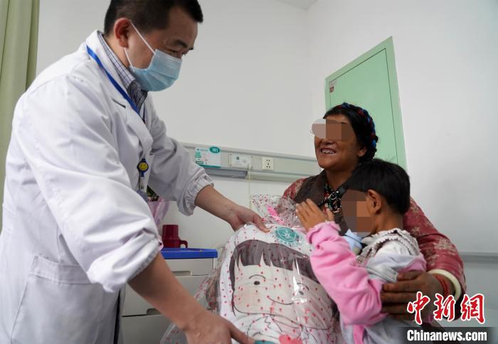西藏5名先心病患兒在武漢獲免費救治康復出院