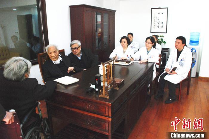 紀(jì)念國醫(yī)大師顏德馨教授百年誕辰活動(dòng)在滬舉行