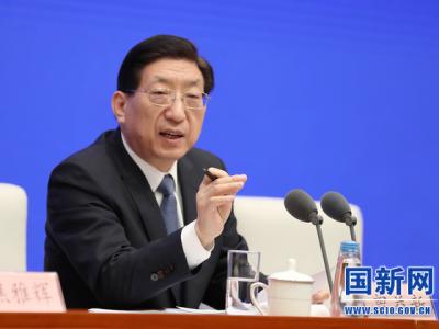 打完新冠疫苗,還要不要戴口罩?國家衛健委:繼續維持個人防護措施