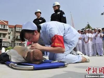 “少年愁”？當95后和00后開始擔心自己“猝死”……