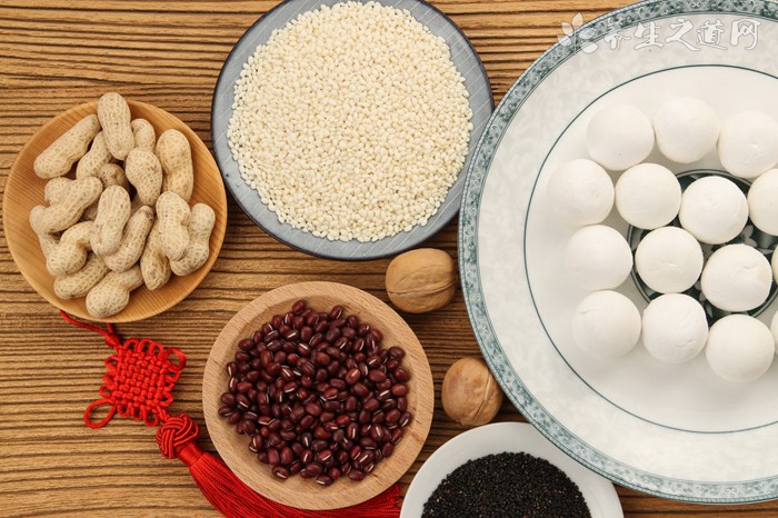 元宵節(jié)最佳賞月時(shí)間 一般元宵節(jié)吃什么-易網(wǎng)<a href=http://www.xllyou.com/ target=_blank class=infotextkey>健康養(yǎng)生</a>網(wǎng) 元宵節(jié)最佳賞月時(shí)間 一般元宵節(jié)吃什么