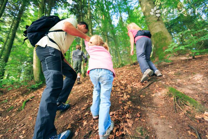 中央氣象臺繼續(xù)發(fā)布沙塵暴藍色預(yù)警 沙塵暴對人體有哪些危害-易網(wǎng)健康<a href=http://www.xllyou.com/jkys/ target=_blank class=infotextkey>養(yǎng)生</a>網(wǎng) 中央氣象臺繼續(xù)發(fā)布沙塵暴藍色預(yù)警 沙塵暴對人體有哪些危害