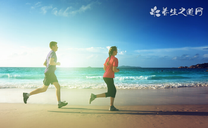 74歲大爺14年跑192個(gè)馬拉松 高血壓患者能跑步嗎-易網(wǎng)健康<a href=http://www.xllyou.com/jkys/ target=_blank class=infotextkey>養(yǎng)生</a>網(wǎng) 74歲大爺14年跑192個(gè)馬拉松 高血壓患者能跑步嗎