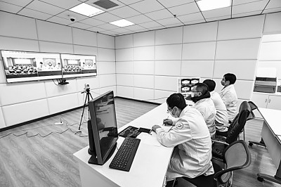 互聯網醫療的優勢與局限聽醫生怎么說-易網<a href=http://www.xllyou.com/ target=_blank class=infotextkey>健康養生</a>網 互聯網醫療的優勢與局限聽醫生怎么說