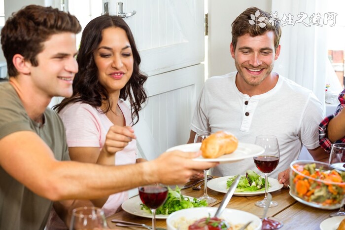 世衛(wèi)組織稱育齡婦女應(yīng)禁止飲酒 飲酒的害處有哪些