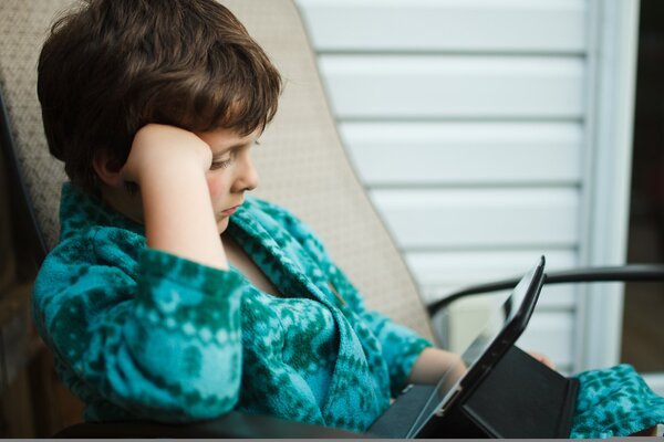 讀書越多，活得越久？耶魯大學：每天閱讀30分鐘，不僅更長壽，而且更幸福