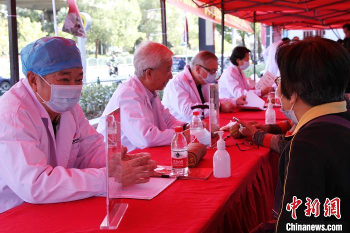 名中醫(yī)建議膏方進(jìn)補(bǔ)先吃“開(kāi)路方”