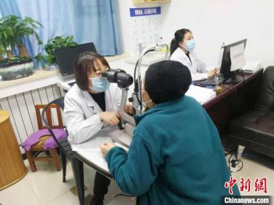 “僑愛心工程’”聚焦基層民生進蘭州社區(qū) 居民家門口享眼健康服務(wù)