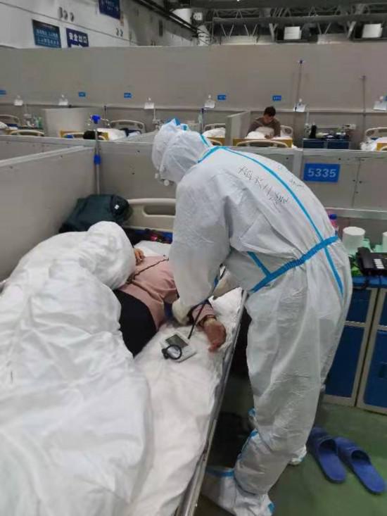 方艙醫院里的“大班長”