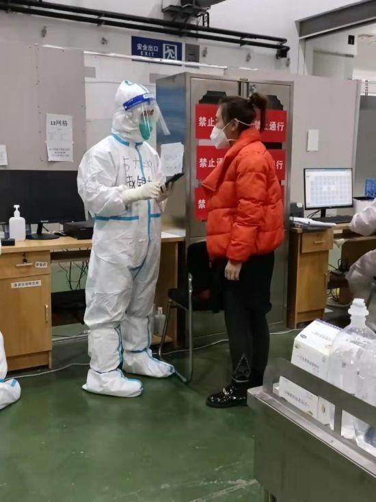 方艙醫院里的“大班長”