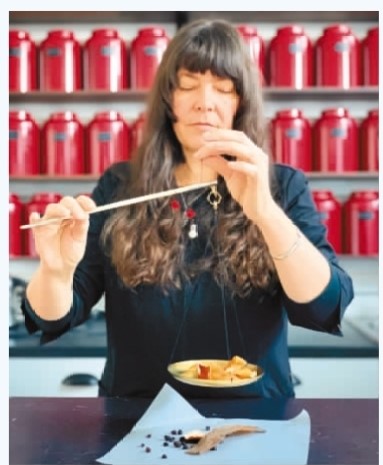 俄薩和她的中醫(yī)針灸診所-易網(wǎng)健康<a href=http://www.xllyou.com/jkys/ target=_blank class=infotextkey>養(yǎng)生</a>網(wǎng) 俄薩和她的中醫(yī)針灸診所