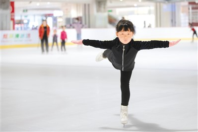 全民健身添彩美好生活-易網(wǎng)健康<a href=http://www.xllyou.com/jkys/ target=_blank class=infotextkey>養(yǎng)生</a>網(wǎng) 全民健身添彩美好生活