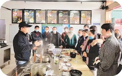 “走到哪兒都能吃上這碗扁肉”