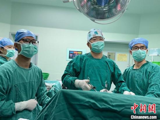 粵減重手術例數一年增三成專家:男女長胖原因存較大差異-易網健康<a href=http://www.xllyou.com/jkys/ target=_blank class=infotextkey>養生</a>網 粵減重手術例數一年增三成專家:男女長胖原因存較大差異