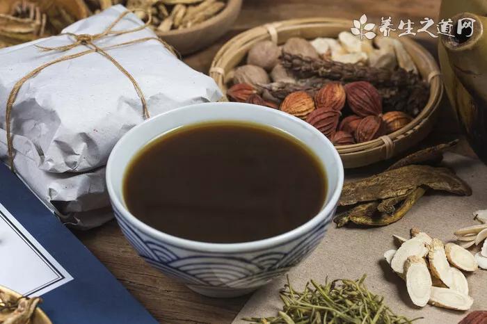 夏天喝什么涼茶最好 適合夏天喝的涼茶有哪些-易網健康<a href=http://www.xllyou.com/jkys/ target=_blank class=infotextkey>養生</a>網 夏天喝什么涼茶最好 適合夏天喝的涼茶有哪些