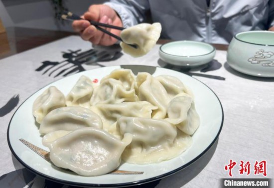 鲅魚水餃:一箸入口,三春不忘-易網<a href=http://www.xllyou.com/ target=_blank class=infotextkey>健康養生</a>網 鲅魚水餃:一箸入口,三春不忘