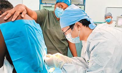 中國醫療隊再赴桑托島(一帶一路話健康)