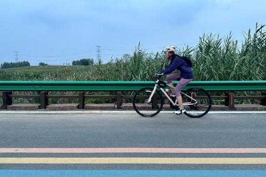 從“騎行熱”看年輕人生活方式新動向-易網<a href=http://www.xllyou.com/ target=_blank class=infotextkey>健康養生</a>網 從“騎行熱”看年輕人生活方式新動向