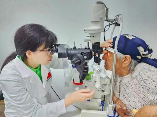 大愛(ài)無(wú)疆接續(xù)奉獻(xiàn)——致敬中國(guó)援外醫(yī)療隊(duì)