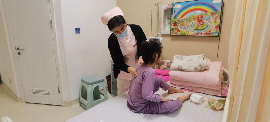 兒科“應開盡開”——直擊多地醫院切實保障兒童呼吸道疾病診療需求-易網<a href=http://www.xllyou.com/ target=_blank class=infotextkey>健康養生</a>網 兒科“應開盡開”——直擊多地醫院切實保障兒童呼吸道疾病診療需求