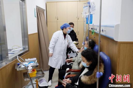 上海：滿足市民就醫(yī)需求 社區(qū)衛(wèi)生服務中心春節(jié)服務“不停擺”