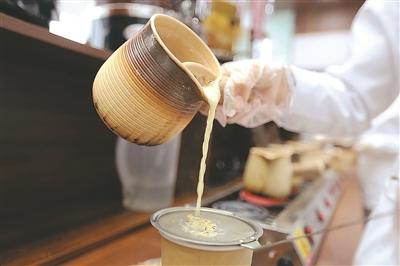 “滋補(bǔ)養(yǎng)生”帶火青年健康消費(fèi)(青年消費(fèi)新趨勢觀察③)