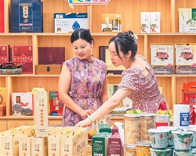 上半年消費市場保持平穩增長態勢