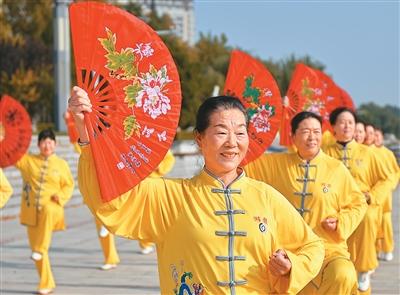 天氣轉(zhuǎn)寒，老年人該如何養(yǎng)生防病？（健康驛站）