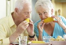 老人消化不良怎么辦?試試這些小妙招