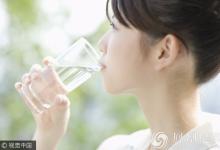 這樣喝水疾病最愛纏著你!1類水晨起千萬別喝