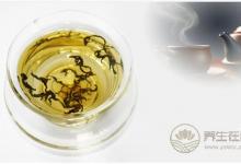 痘痘老是冒臉上咋辦?喝蒲公英茶用溫水洗臉預(yù)防