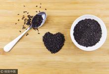 指甲上出現(xiàn)豎條紋要注意了,多吃這些讓身體更健康